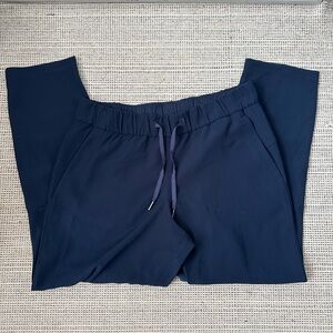 Lululemon on the fly pant woven Size 10 x 27
True navy blue color